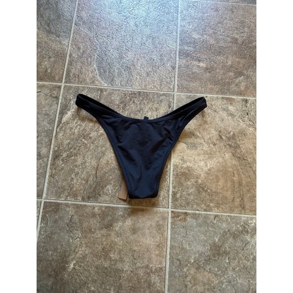 Skims Signature Swim Cheeky Tanga Bottom Onyx
Size Small - Picture 8 of 9